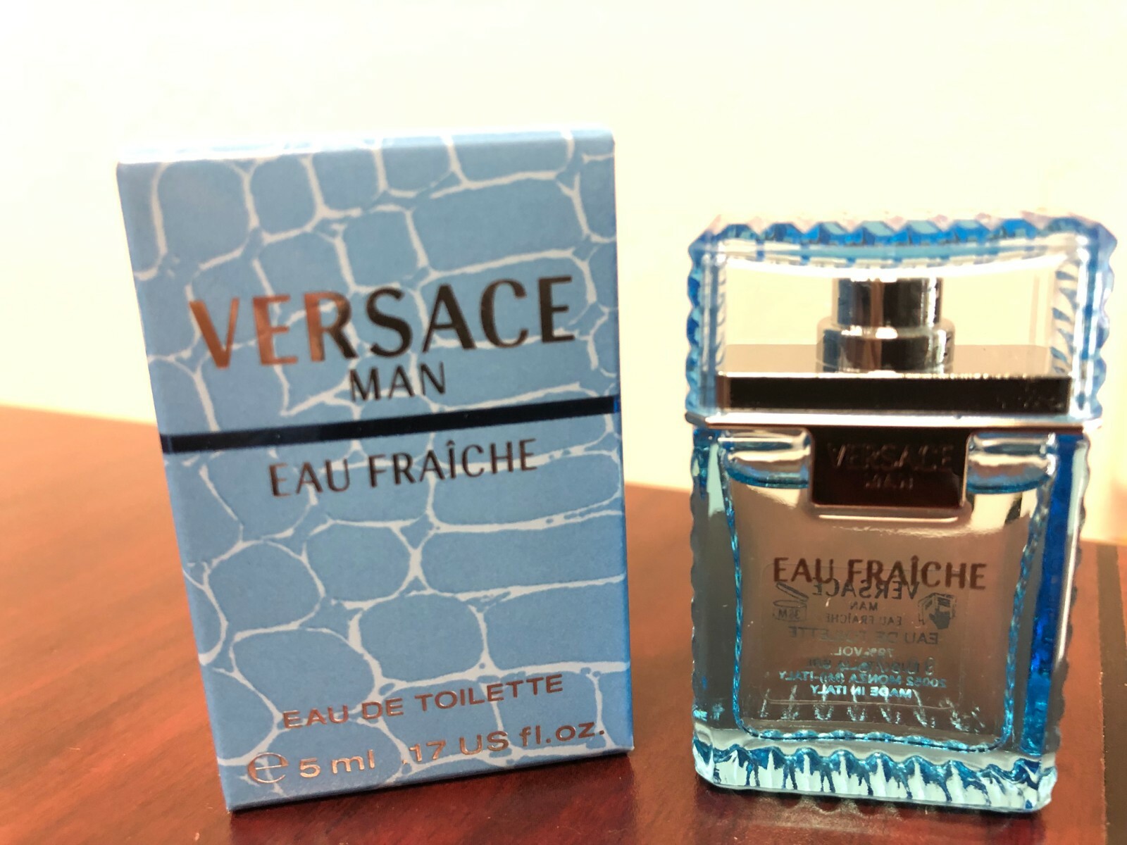 VERSACE MAN EAU FRAICHE by VERSACE 0.17 FL oz / 5 ML EDT Miniature In Box