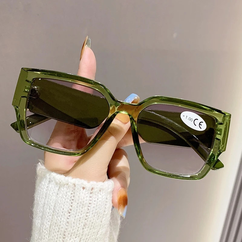 Trendy and Fashionable Reading Glasses with Anti Blue Light