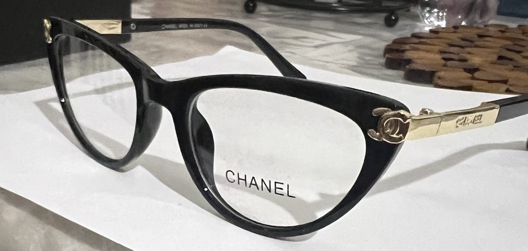 Chanel Eyeglasses Frame,Black, 52,18,138,Woman.(Sale Price)nice Quality ,cat Eye