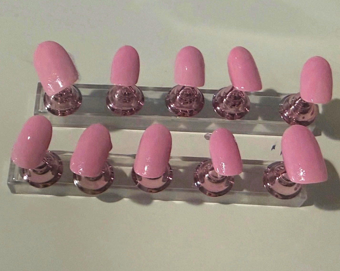 Pink Shiny Oval Medium Full Cover Press-On Nails Set for Finger