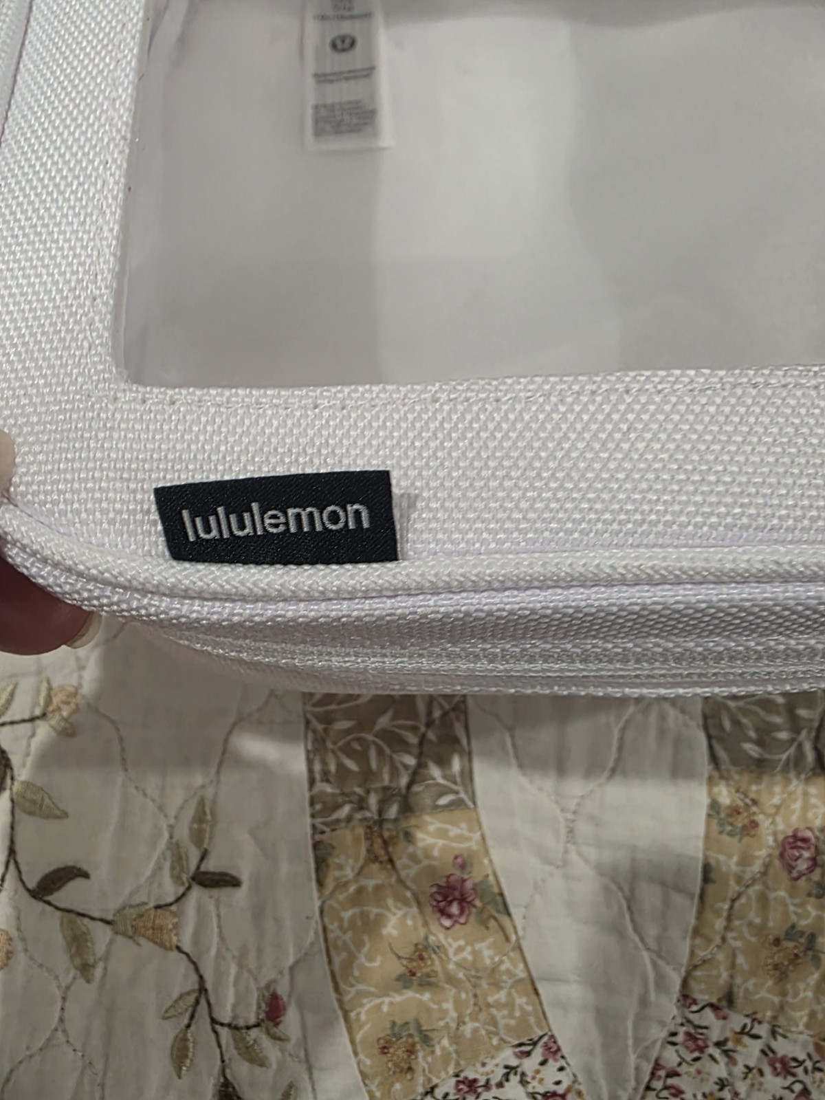 lululemon White Polyester Makeup Bag with Zipper & Handle 19x19x6cm