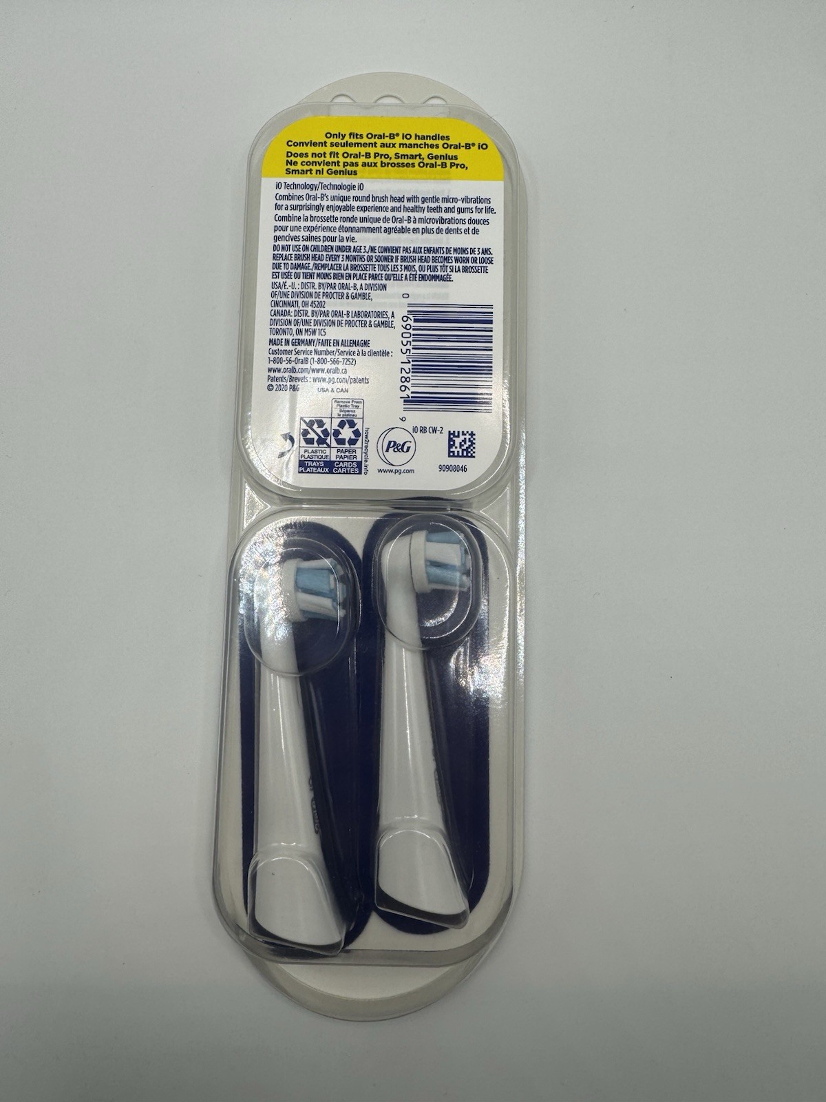 Oral-B iO Ultimate Clean Replacement Brush Head – Black (2 Pack)