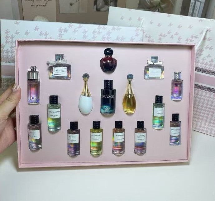 Women’s 16-Piece Mini Perfume Gift Set
