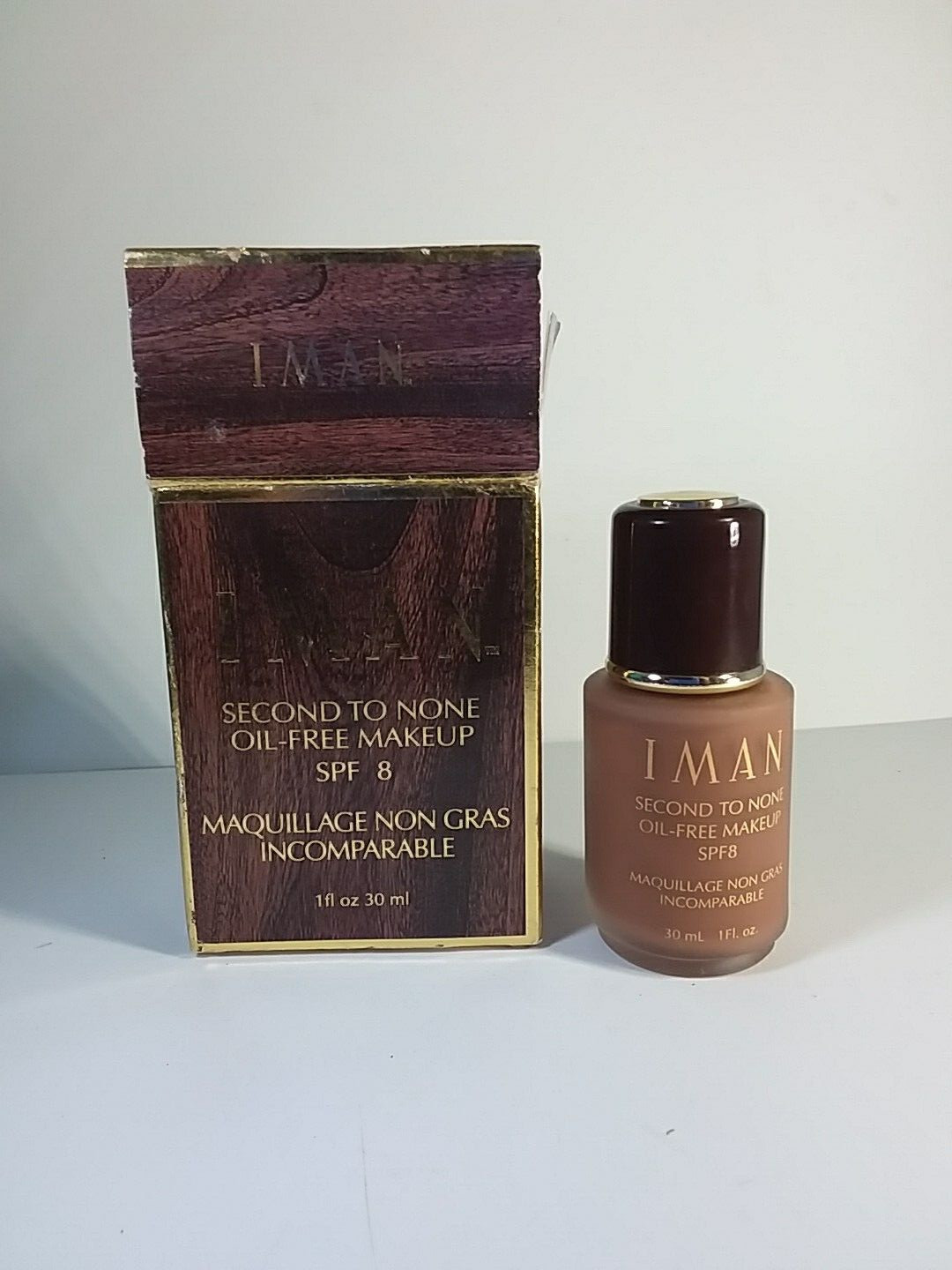 IMAN SECOND TO NONE Oil Free Makeup Earth 5 *** Please Read