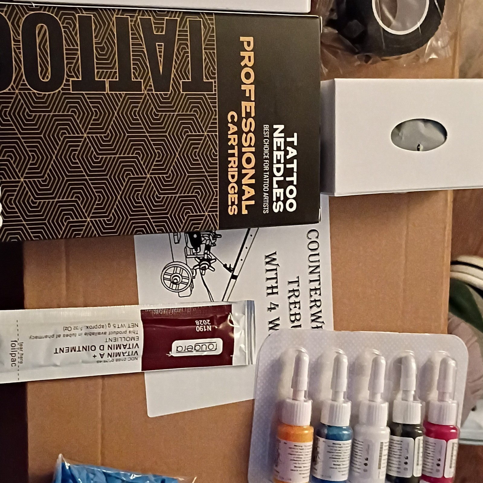Wireless Tattoo Kit Pneumatic Set w/ Ink & Needle Cartridges, Black/White