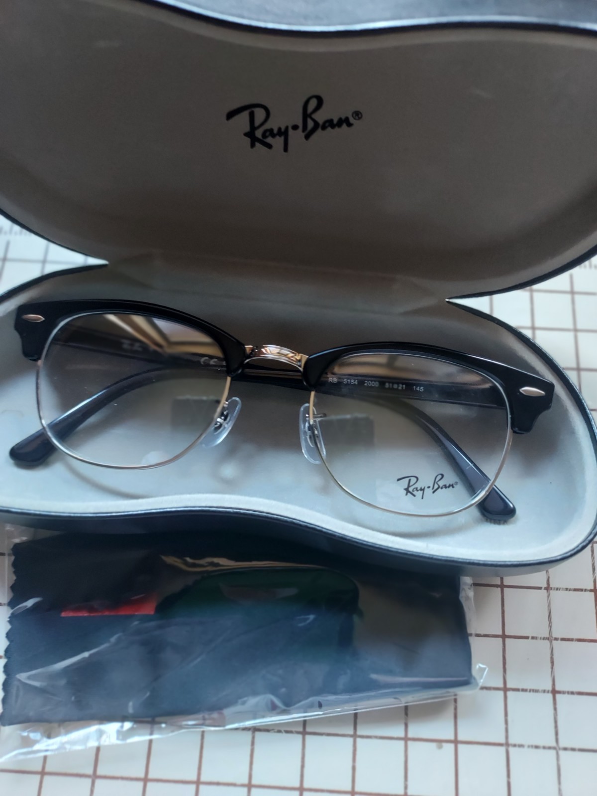 Ray-Ban Clubmaster Eyeglass Frames Black/Silver RB5154 2000 51-21-145 with Case