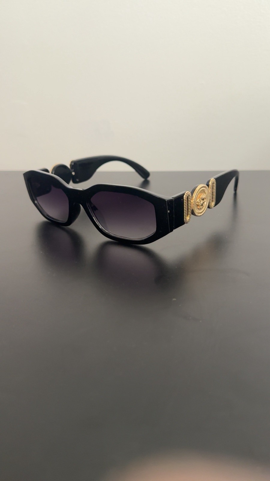 Versace Black and Gold Glases