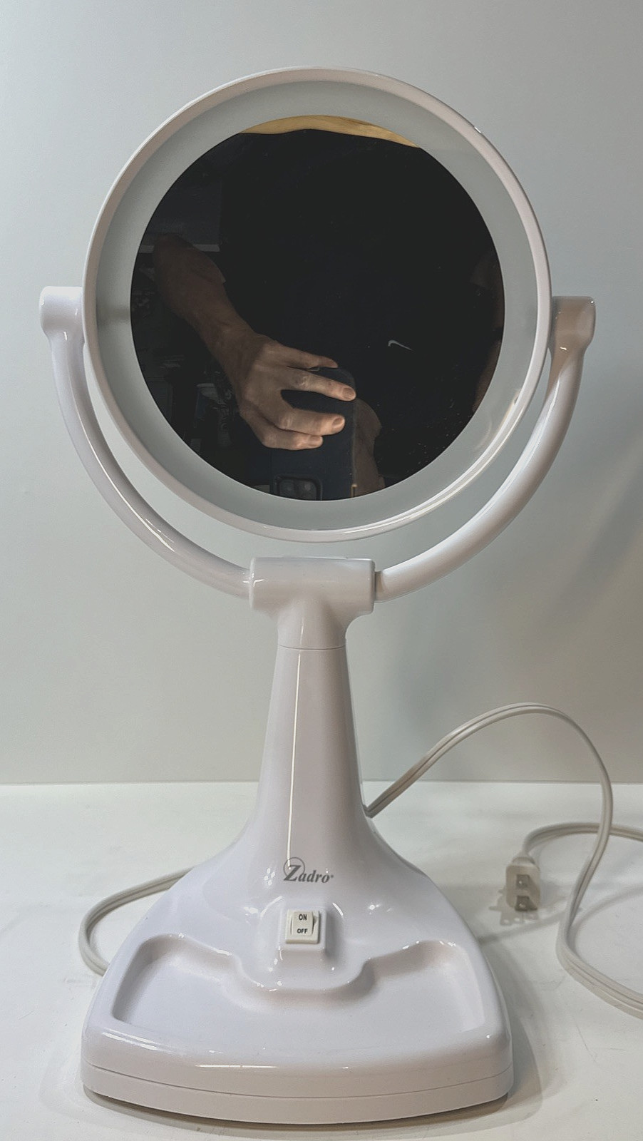 Zadro Max Bright Sunlight Round Vanity Mirror LED Light Adjustable Model MAX110
