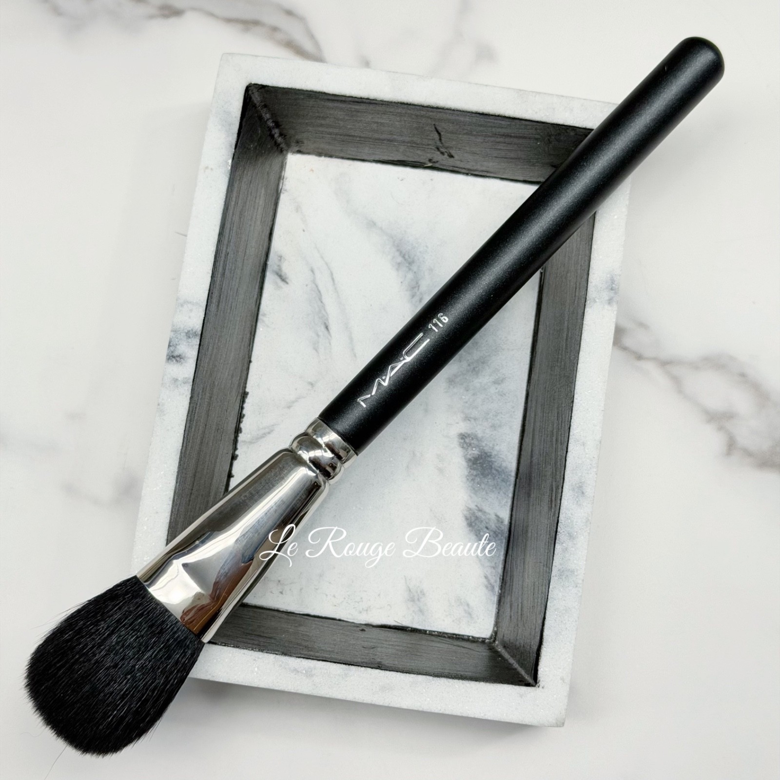 Mac 116 Blush Brush – Natural Hair Old Version Discontinued