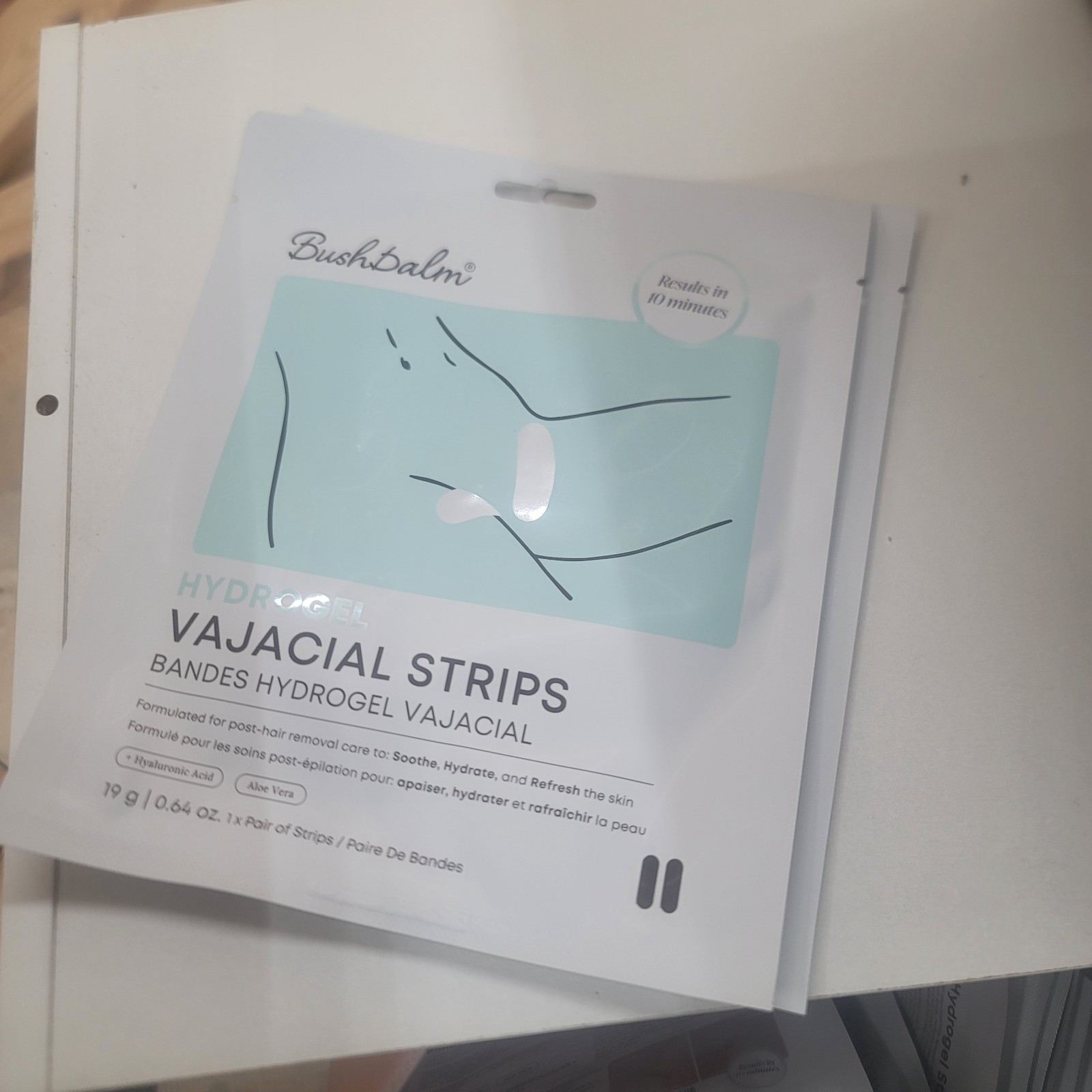 shbalm Hydrogel Vajacial Triangle Mask Hydrating Post-Hair Removal Patch 0.8oz