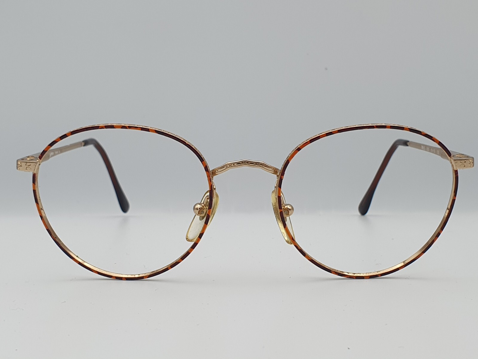 Byblos Eyglasse Frame Model 562 Round Metal Gold Tone Vintage 1990’s 51mm