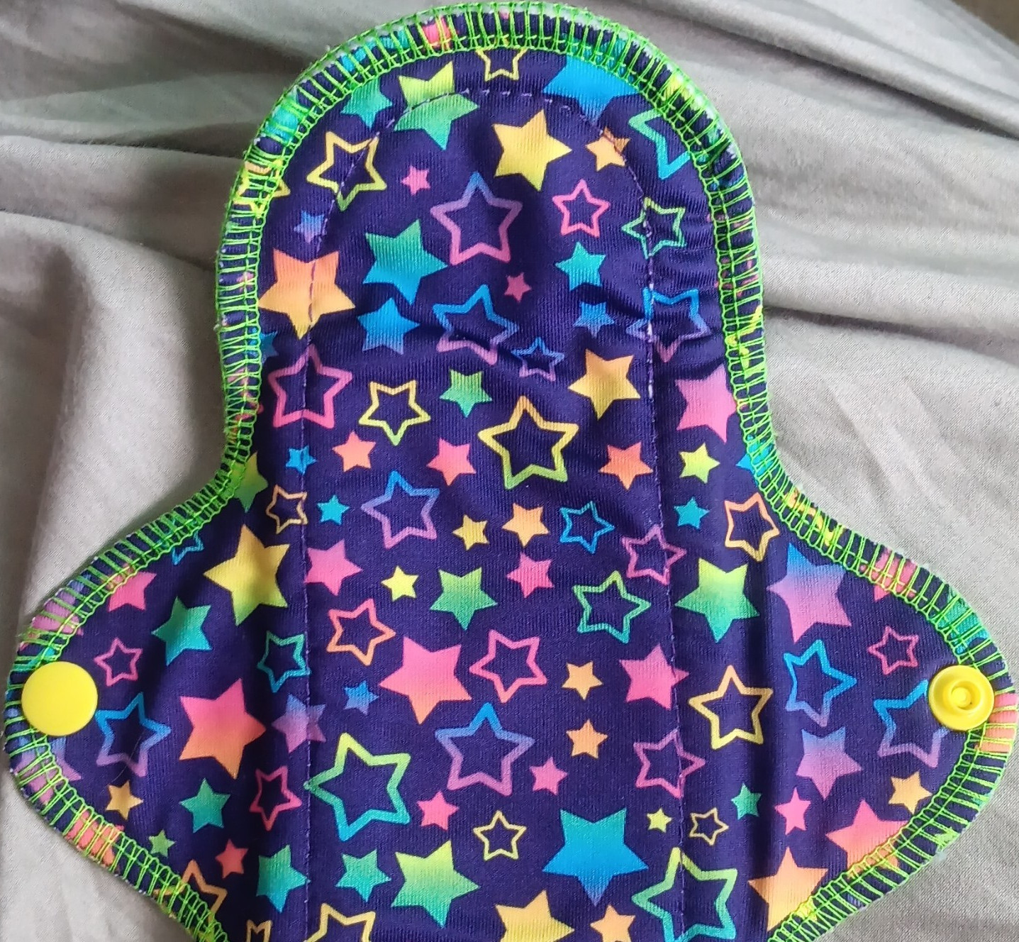 SOCO STUDIO Reusable Small/Tester Sanitary Pad 100% Polyester, Stars, w/ wrapper