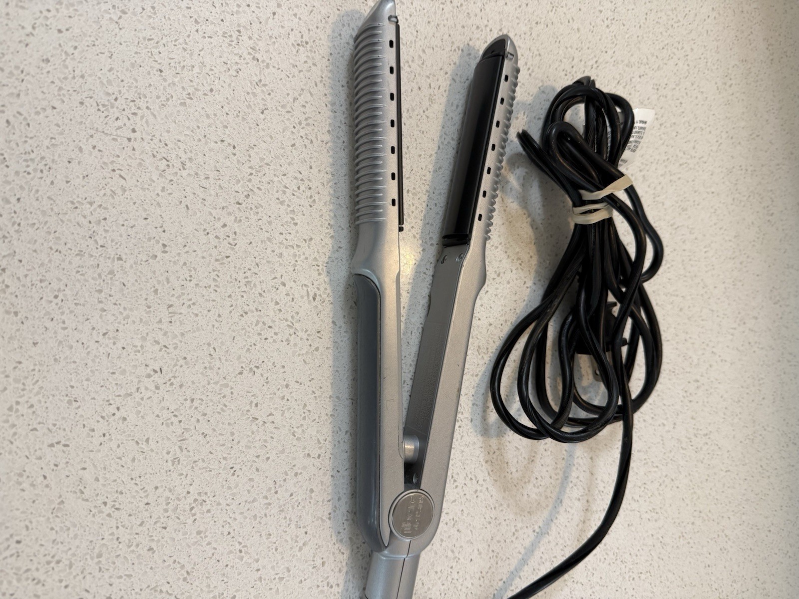 Jilbere de Paris Tourmaline 1 nch Flat Iron Hair Straightener JBTMC3554