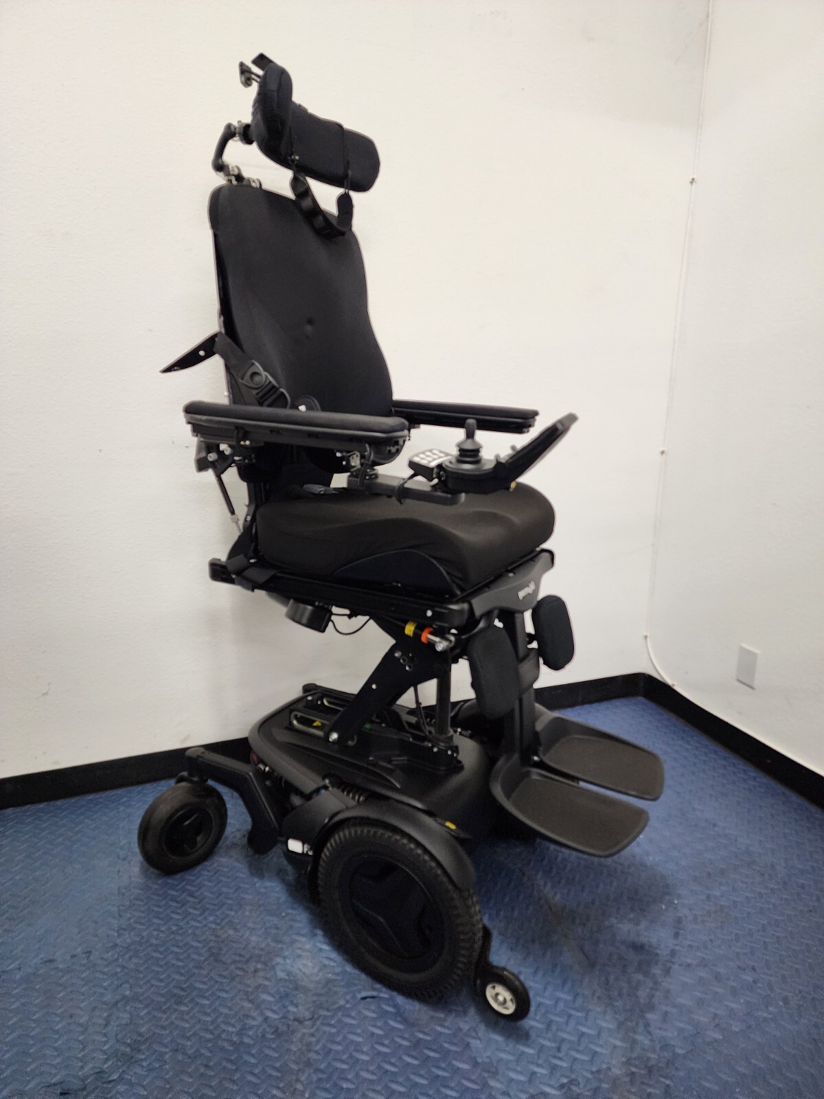 Permobil F3 R-net Corpus W/ Power 12″ Seat Lift, Recline,Tilt, LEGS 10miles Only
