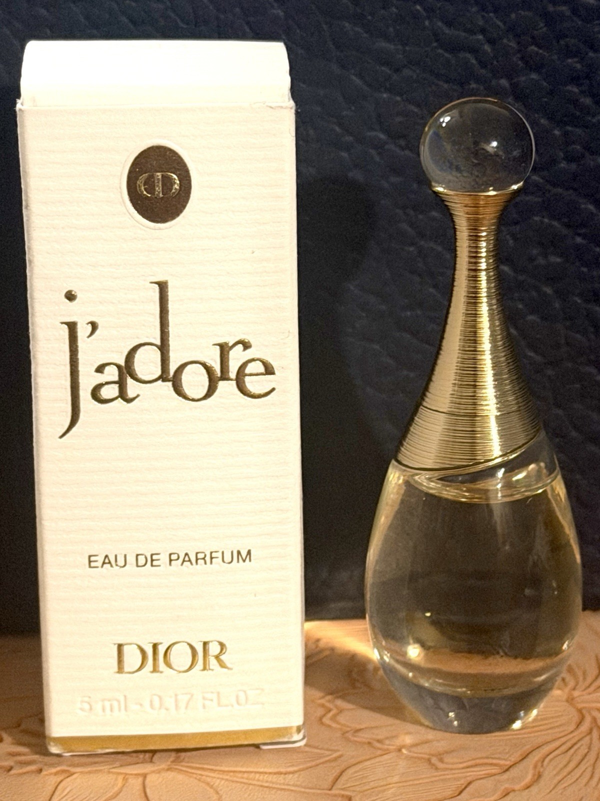 Dior J’adore Eau de Parfum Travel Size Mini Spray 5 ml (0.17 fl oz)
