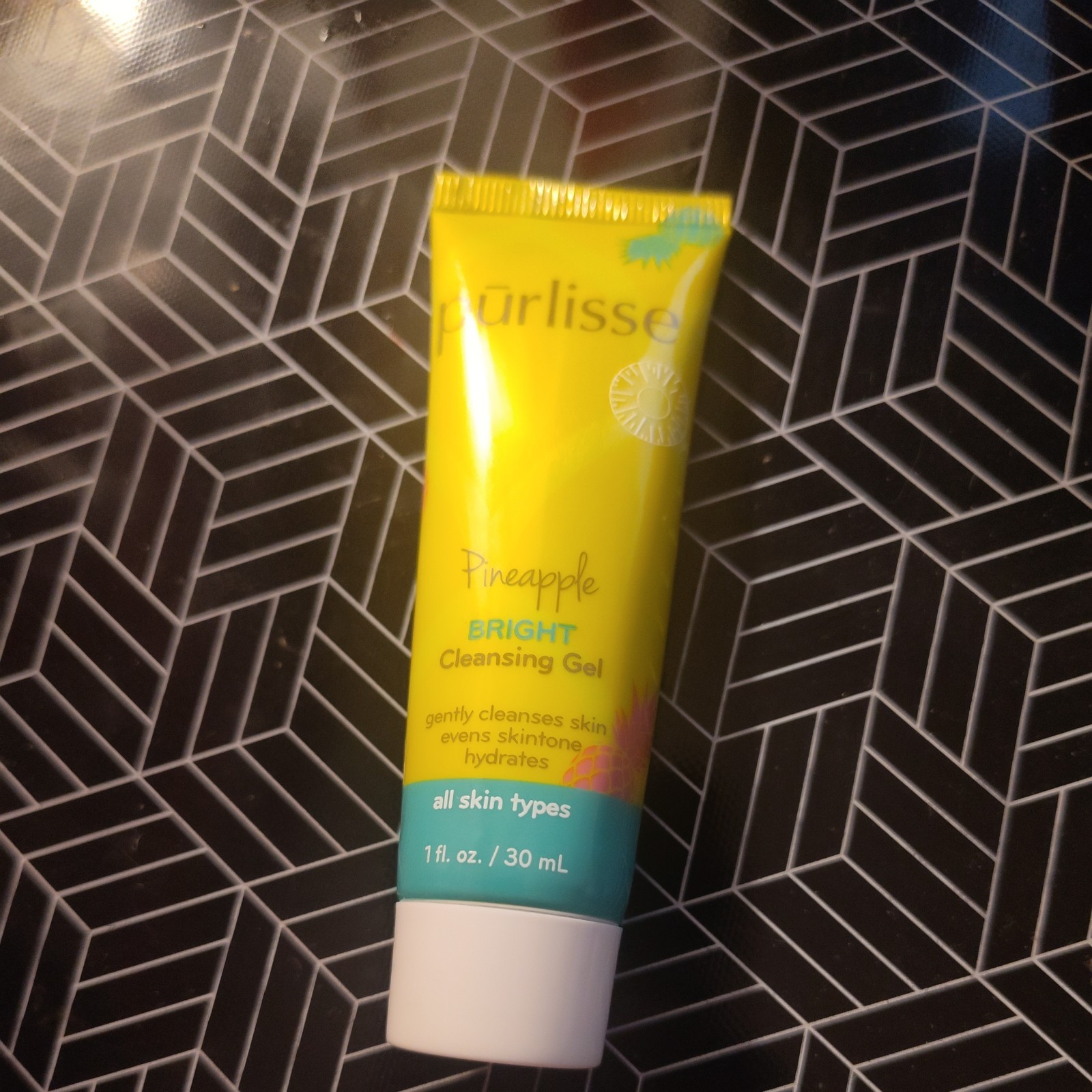 Pūrlisse • Pineapple Bright Cleansing Gel • 1 fl oz (30 mL)