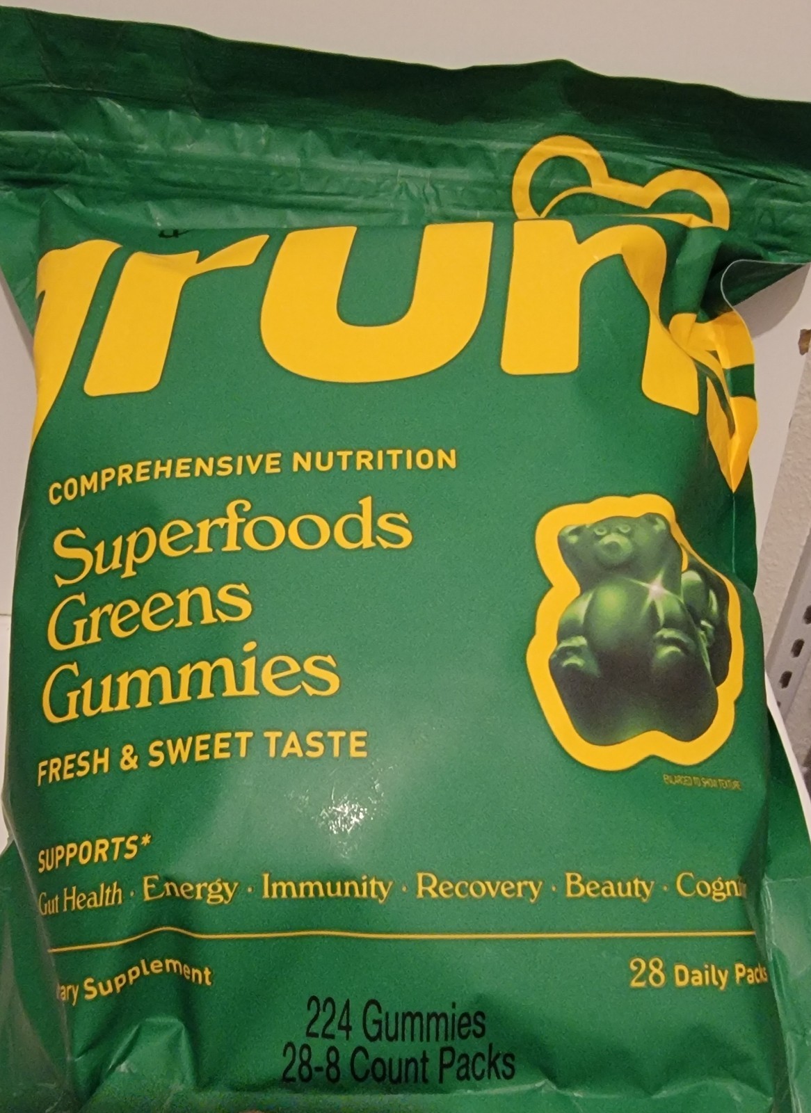Gruns Adults Super Greens Gummies, Multivitamin Superfood Gummy Bears 28 Packs