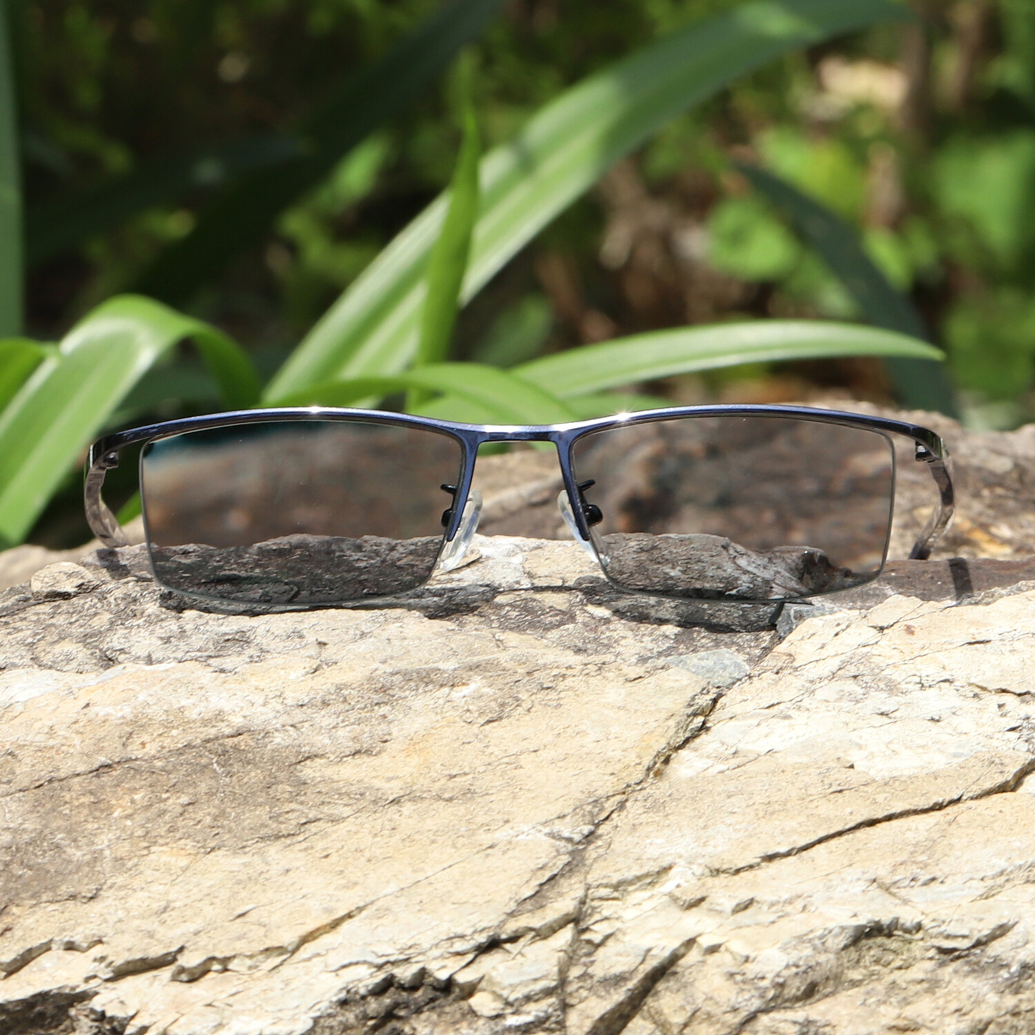 Men’s Half Rim Transition Photochromic Reading Glasses UV400 Sunglasses Readers
