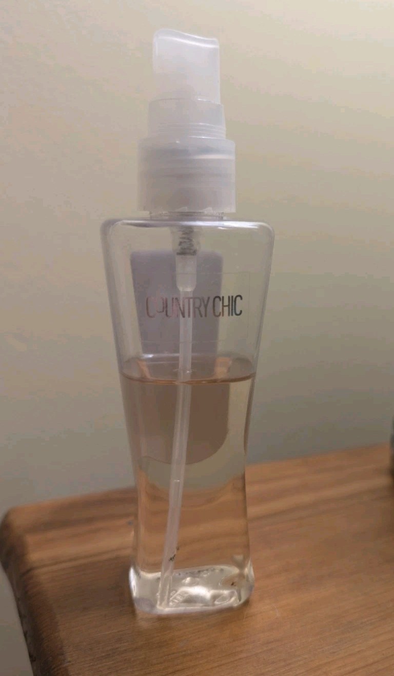 Bath & Body Works “Country Chic” Fine Fragrance Mist (3 fl oz / 88 mL)