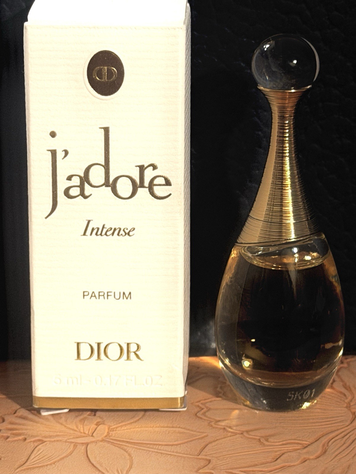 Dior J’adore Eau de Parfum Travel Size Mini Spray 5 ml (0.17 fl oz)
