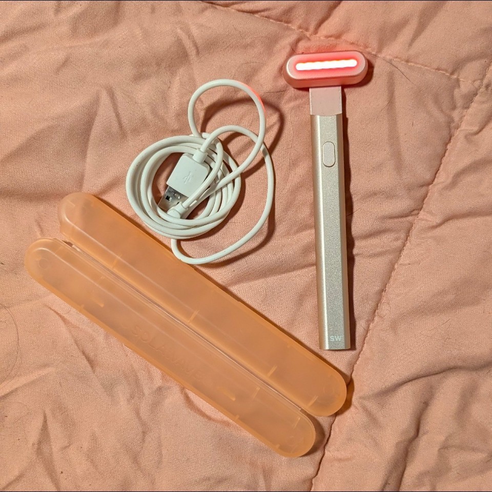 Solawave Light Therapy Wand, Portable Rechargeable, USB Cable & Travel Case