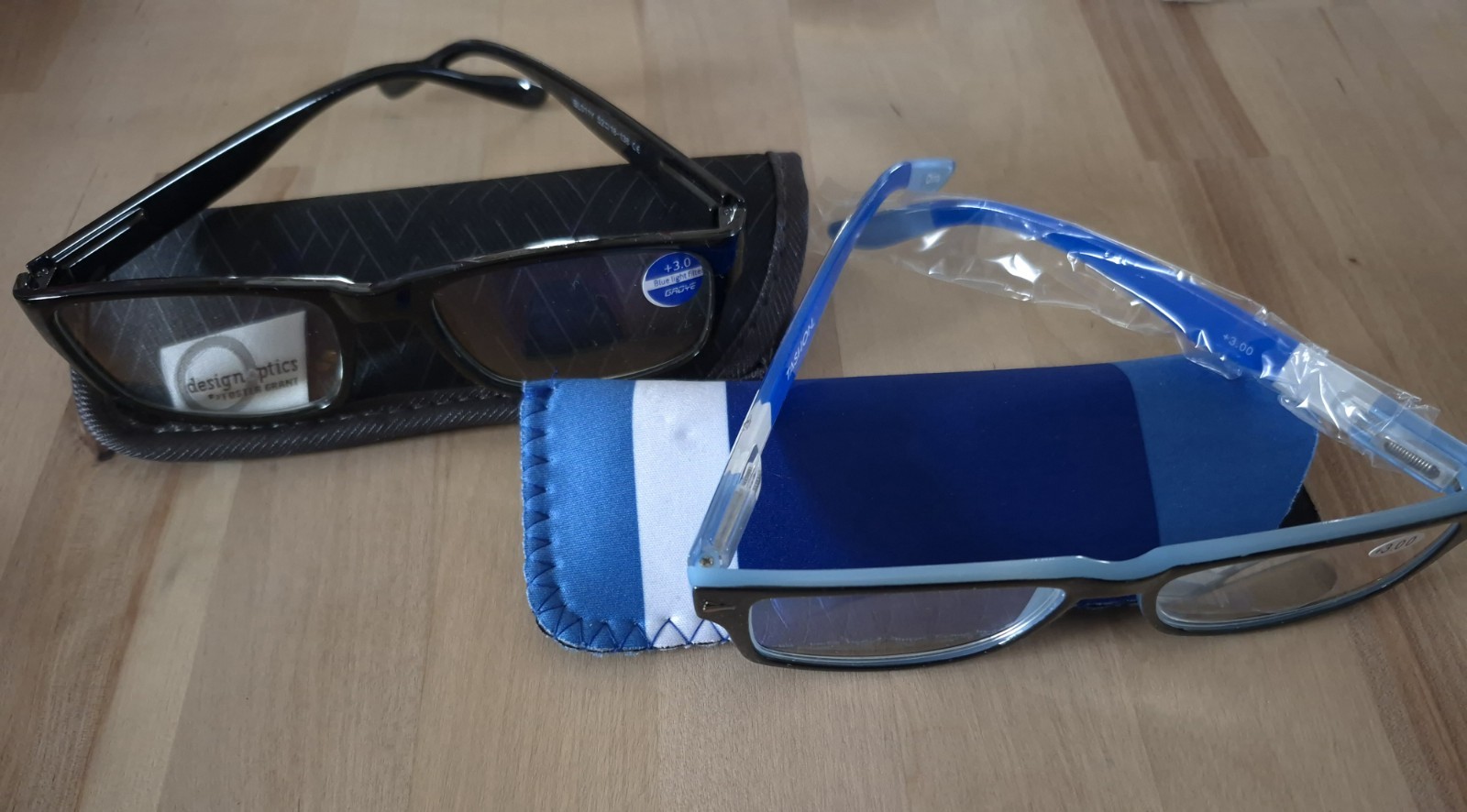 +3.00 Unisex Adult Reading Glasses, Lot Of 5 With Cases (T4-B3)