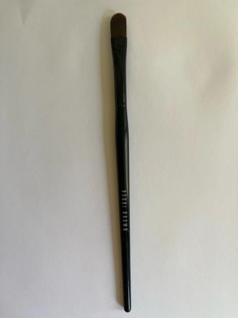 Used Bobbi Brown Concealer Brush gently used – shipping to US is not available
