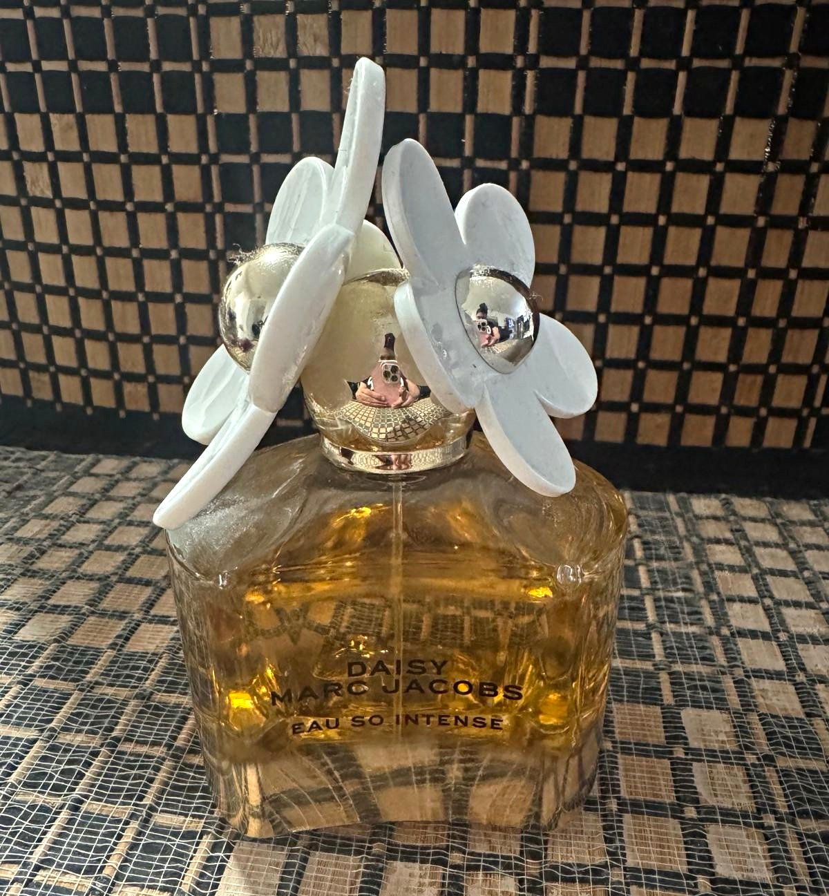 Marc Jacobs Daisy Eau So Intense Eau de Parfum Spray, Regular Size 3.4 fl oz