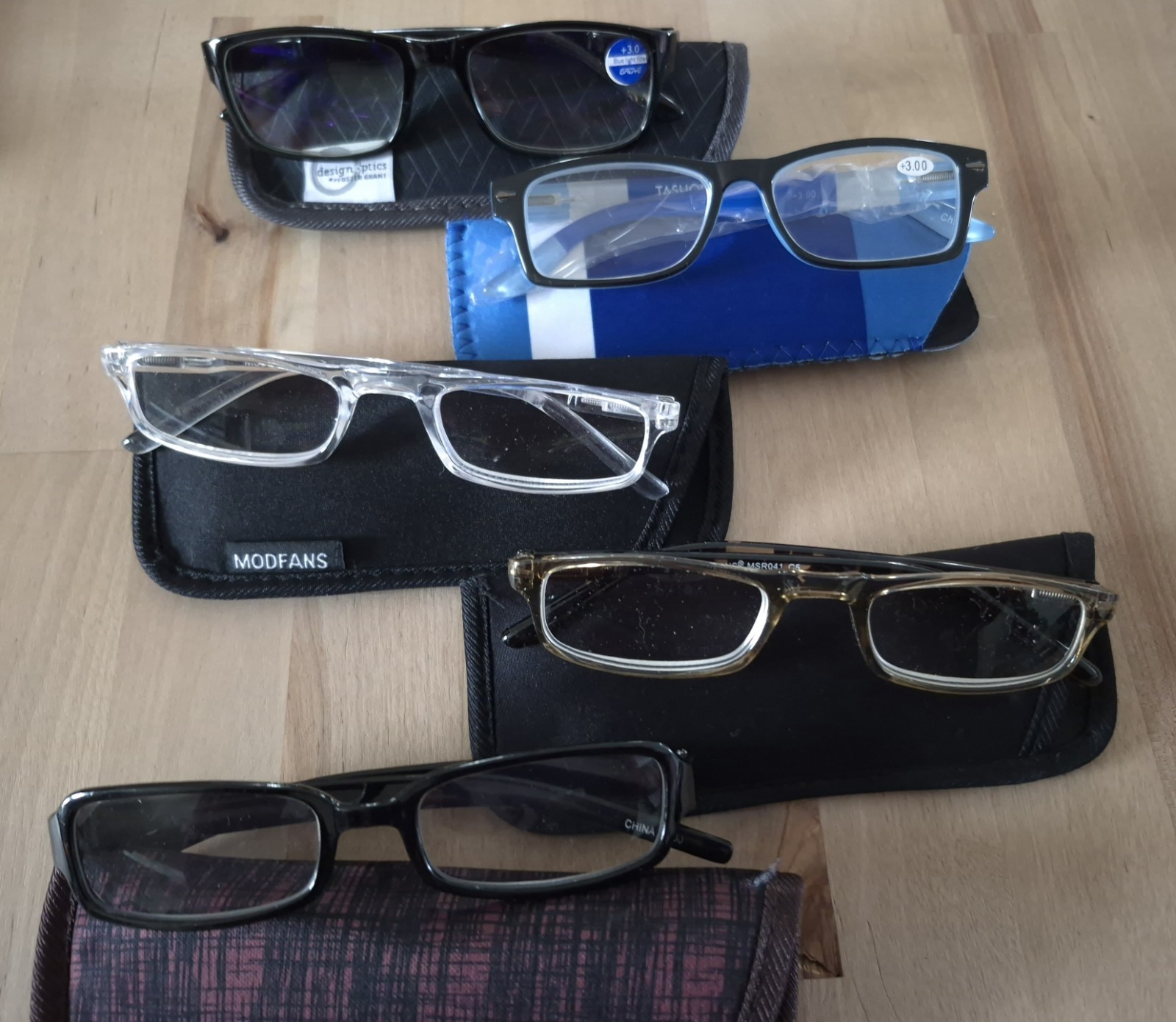 +3.00 Unisex Adult Reading Glasses, Lot Of 5 With Cases (T4-B3)