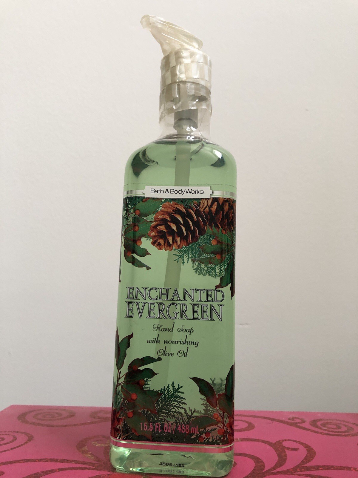 Bath & Body Works ENCHANTED EVERGREEN Olive Oil Hand Soap 15.5 oz JUMBO RETIRED