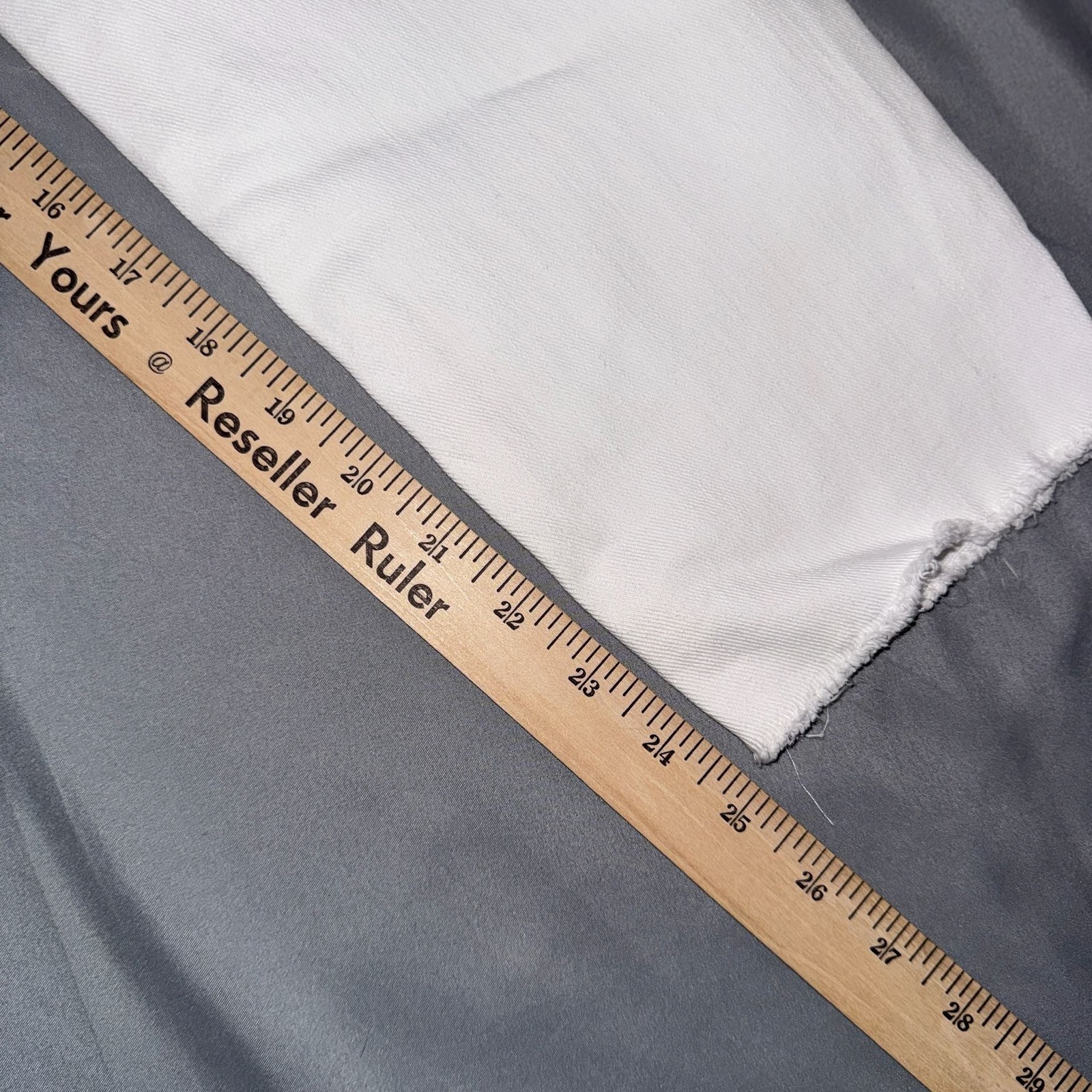 Gap Mid Rise True Skinny White Distressed Ankle Jeans Women’s Size 14/32