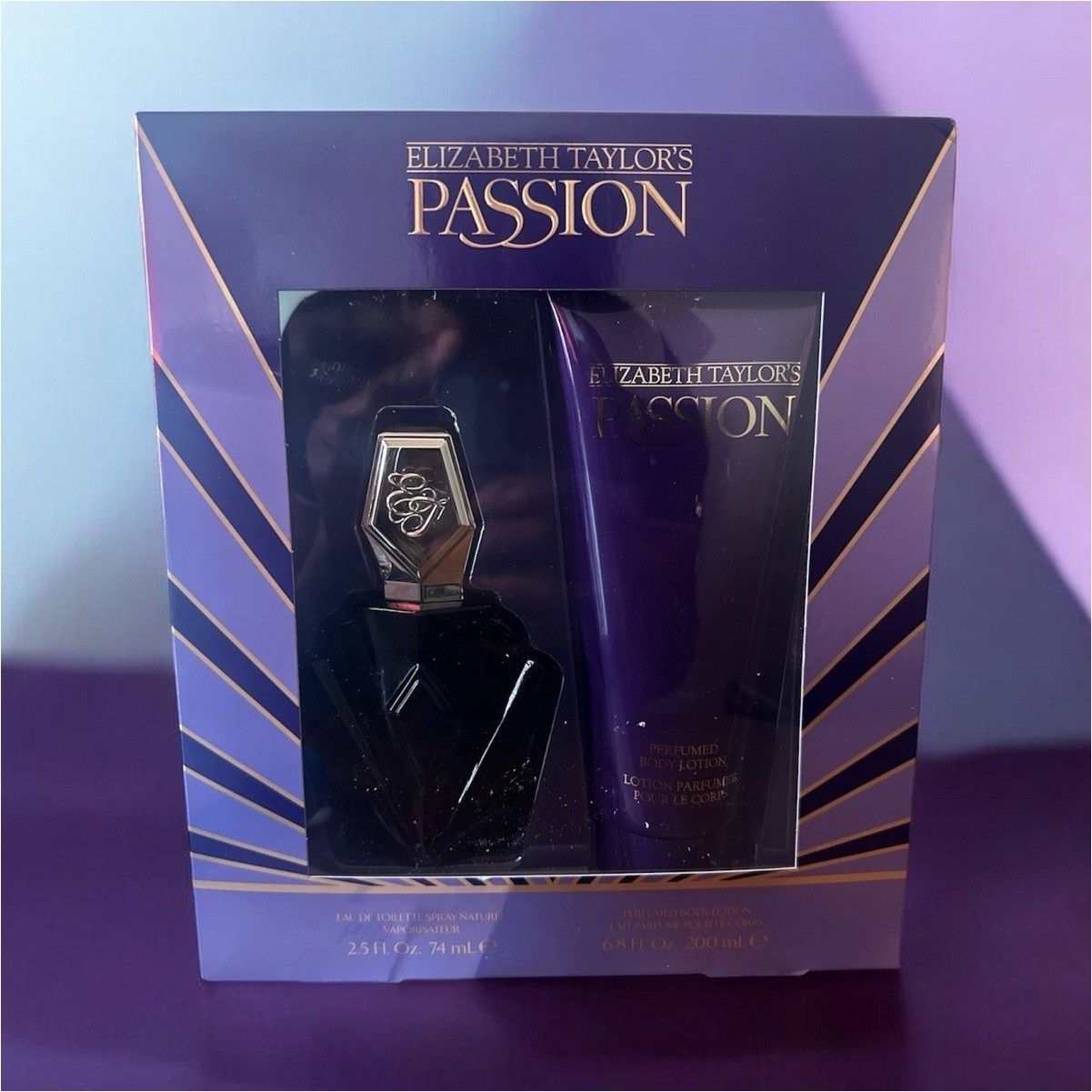 Elizabeth Taylor Passion Gift Set Spray 2.5 fl oz + Body Lotion 6.8 fl oz
