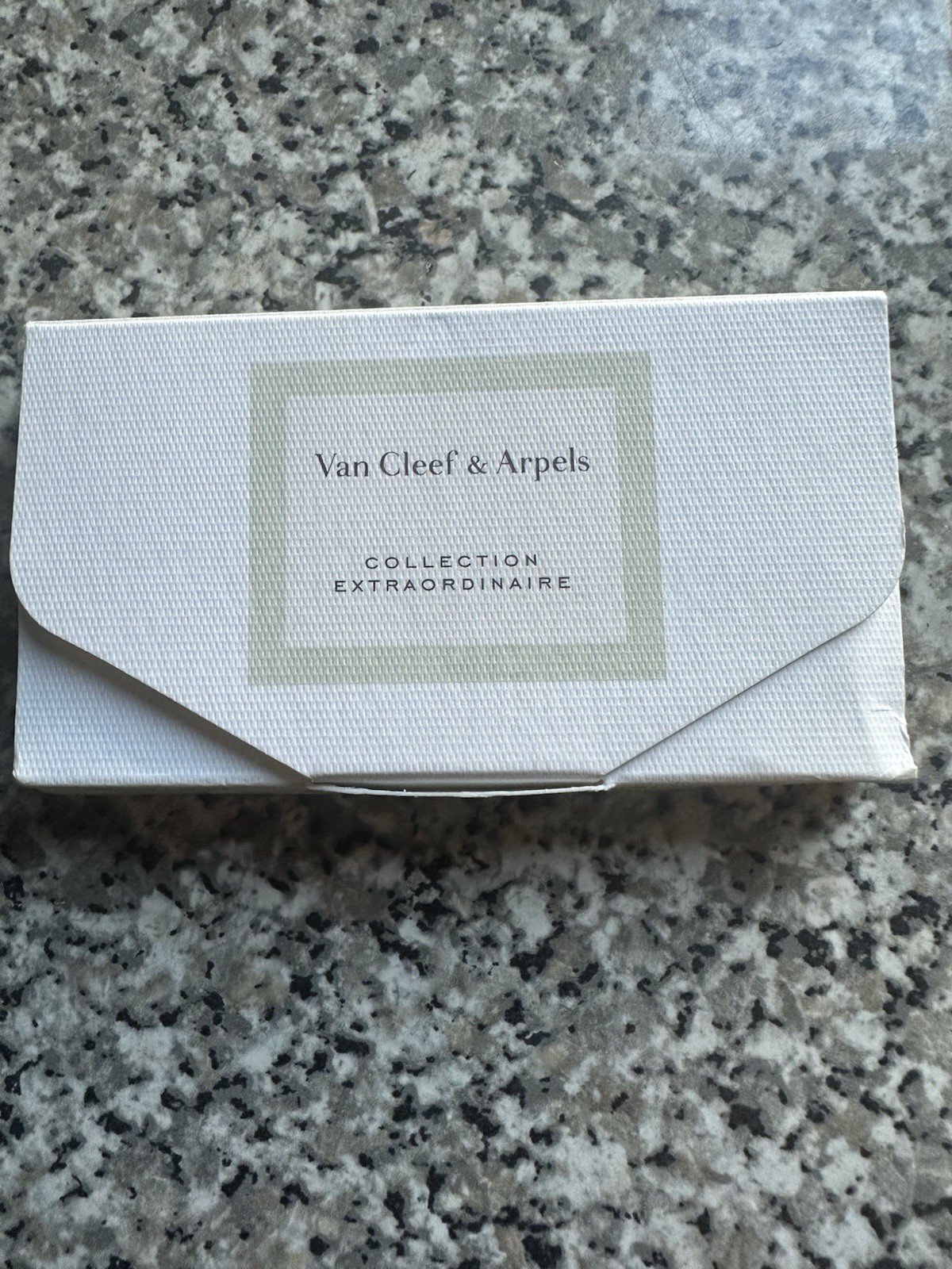 VAN CLEEF AND ARPELS COLLECTION EXTRAORDINAIRE RARE 6 1ml New. Unused.Authentic