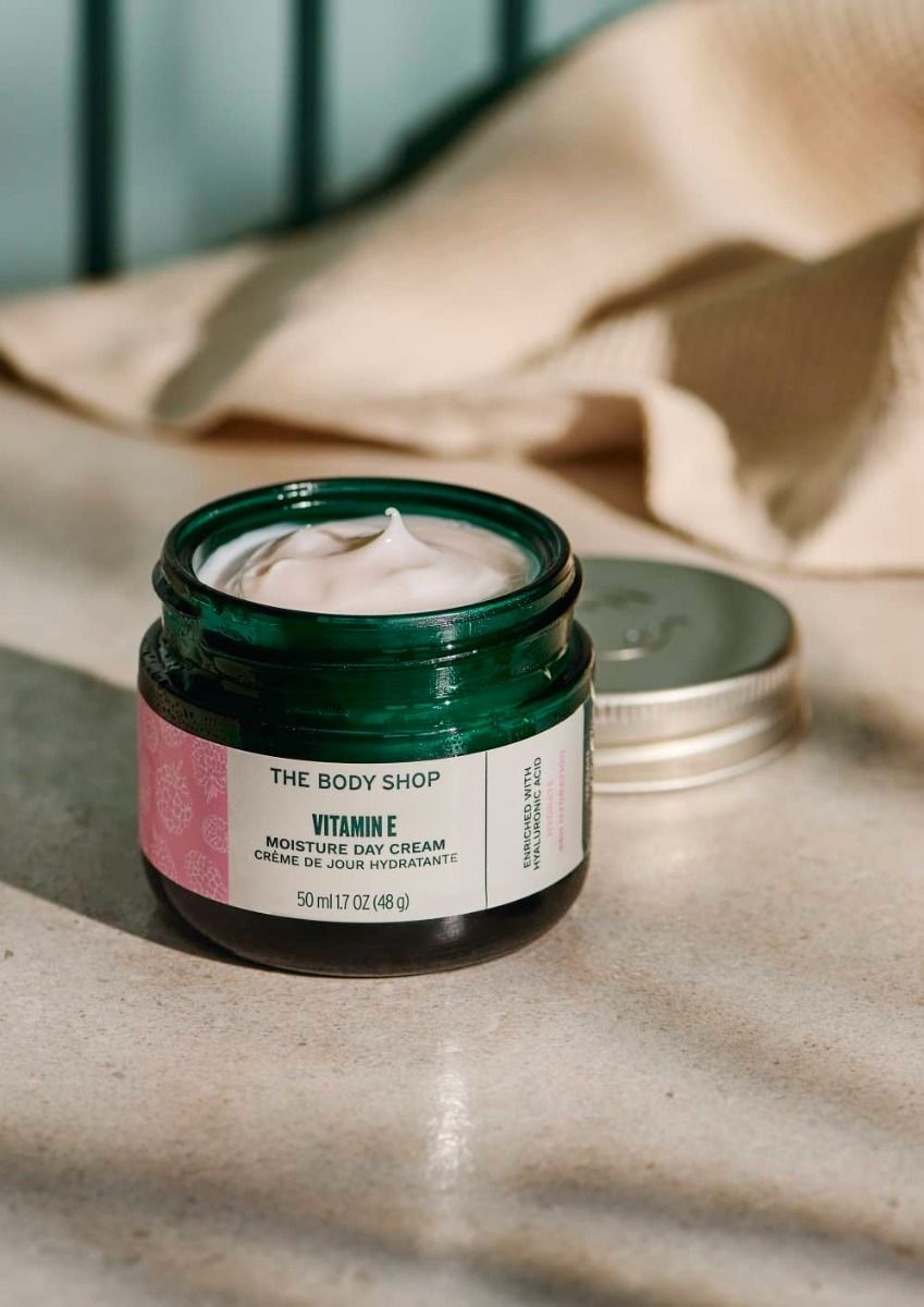 The Body Shop Vitamin E Moisture | Day Cream Hydrating | Face Moisturiser | 100g