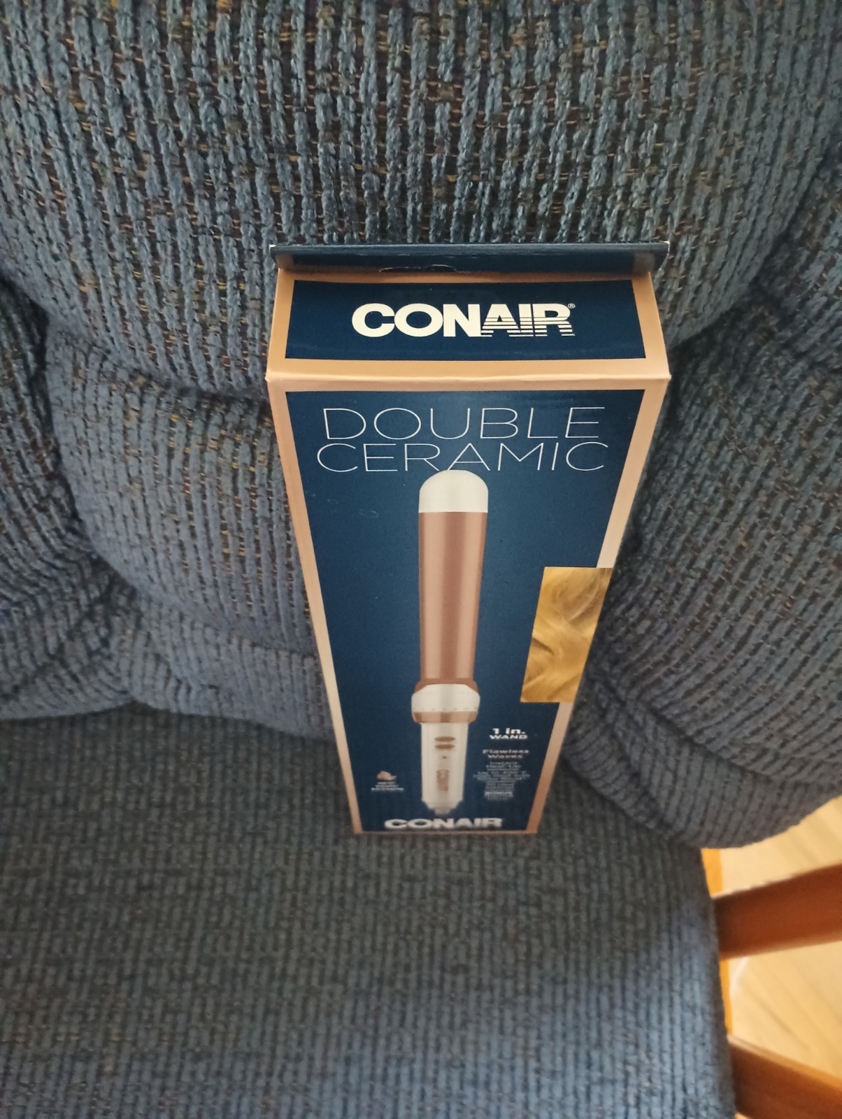 Conair Double Ceramic 1in Curling Wand Rose Gold/White Dual Voltage CD705GN