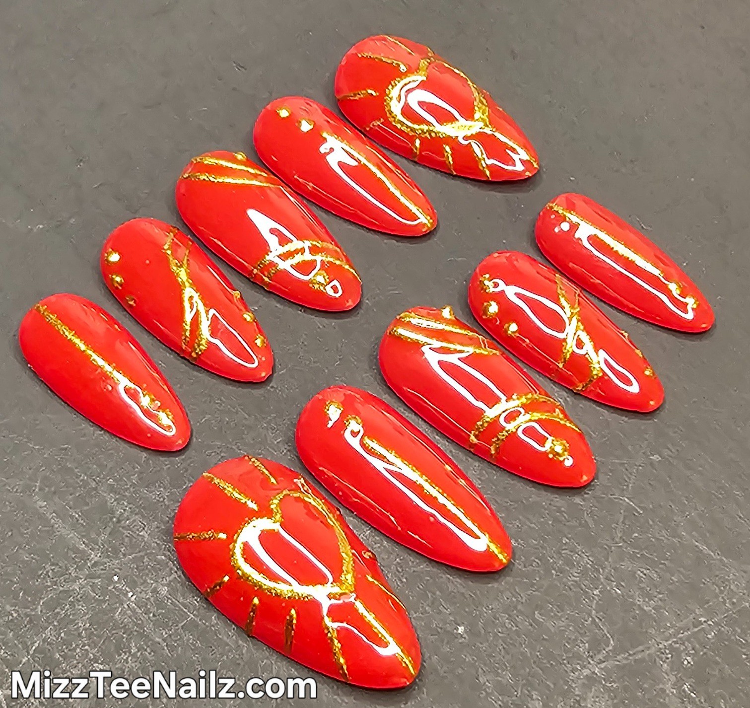 Press-On Nail Set #88: Gilded Linework