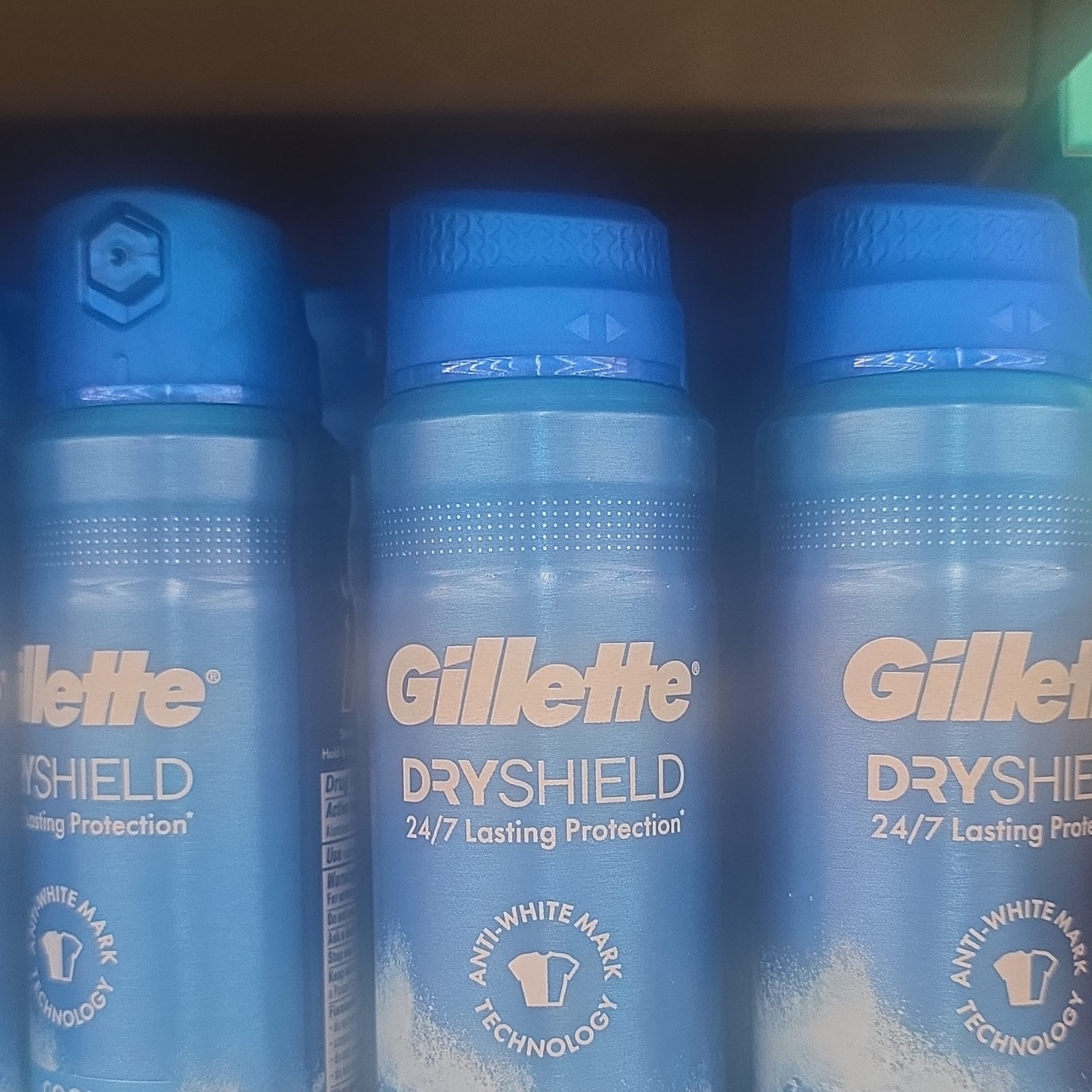 Gillette DryShield Cool Wave Spray Antiperspirant 24-Hour 4.3 oz 2 Pack