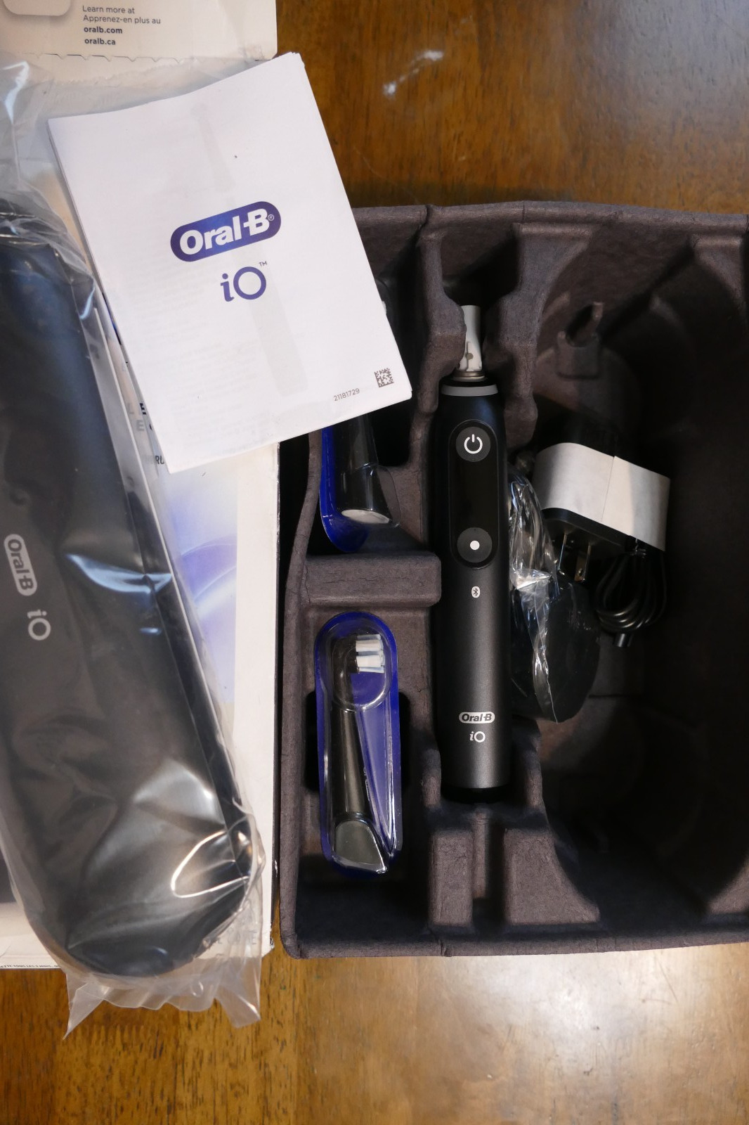 NIB Oral-B iO Series 7L Electric Toothbrush – 2 Brush Heads – Black Onyx NIB