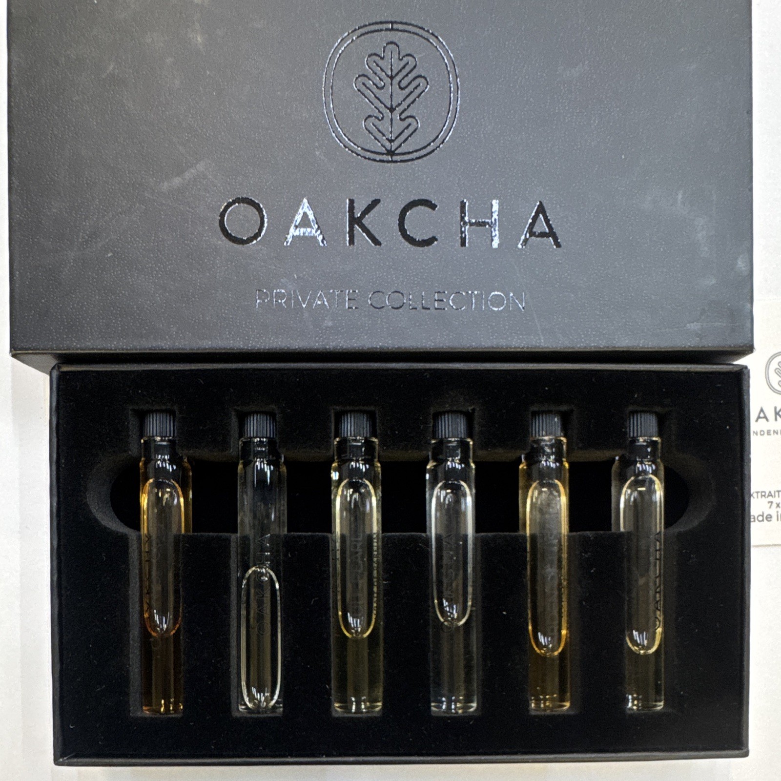 OAKCHA Private Collection Extrait de Parfum Spray Sample Set 7 x 2 mL