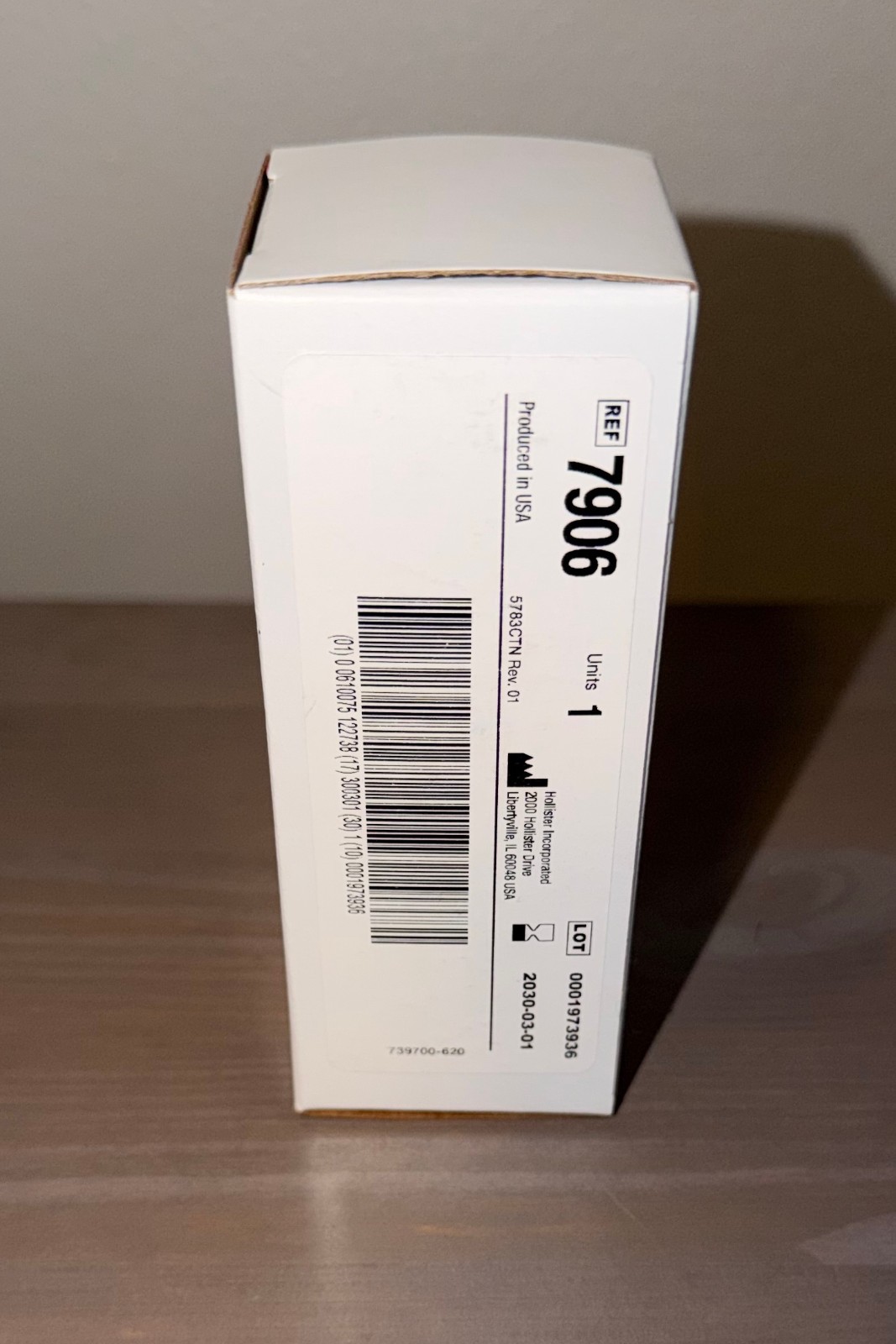 Hollister Adapt Stoma Powder 1oz Puff Bottle for Peristomal Skin 03/2030