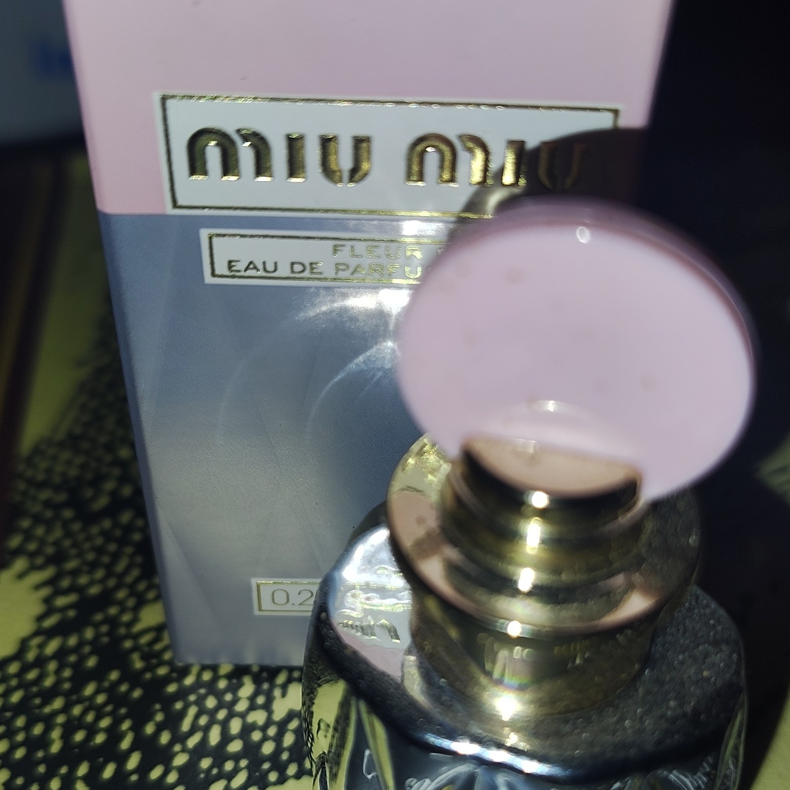 Floral Juicy Flowers Powdery. Spaceage Clean Beautiful