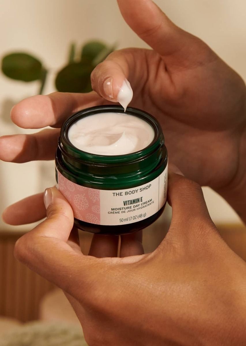 The Body Shop Vitamin E Moisture | Day Cream Hydrating | Face Moisturiser | 100g