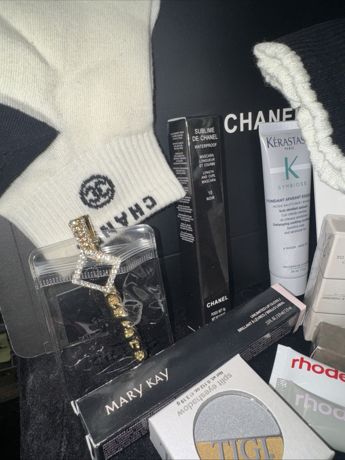 A Large Lot Of Over 50 Beauty Products & More From Pallet. Read !