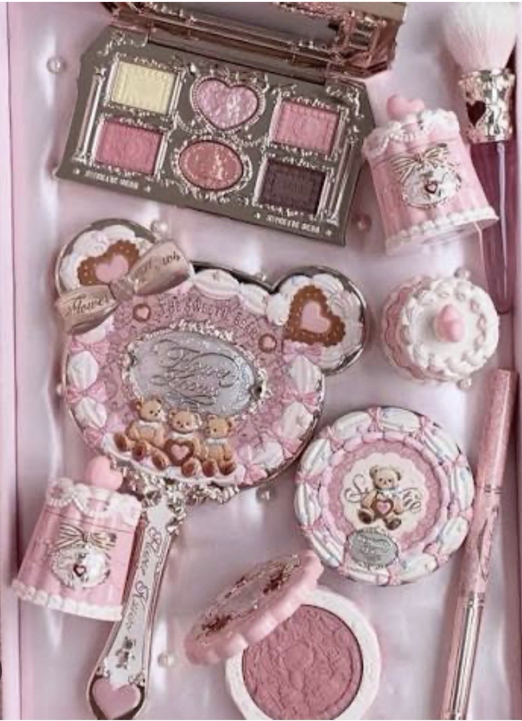 Flower Knows Sweetie Bear 3 Piece Makeup Set. Eyeshadow, Blush, powder charm