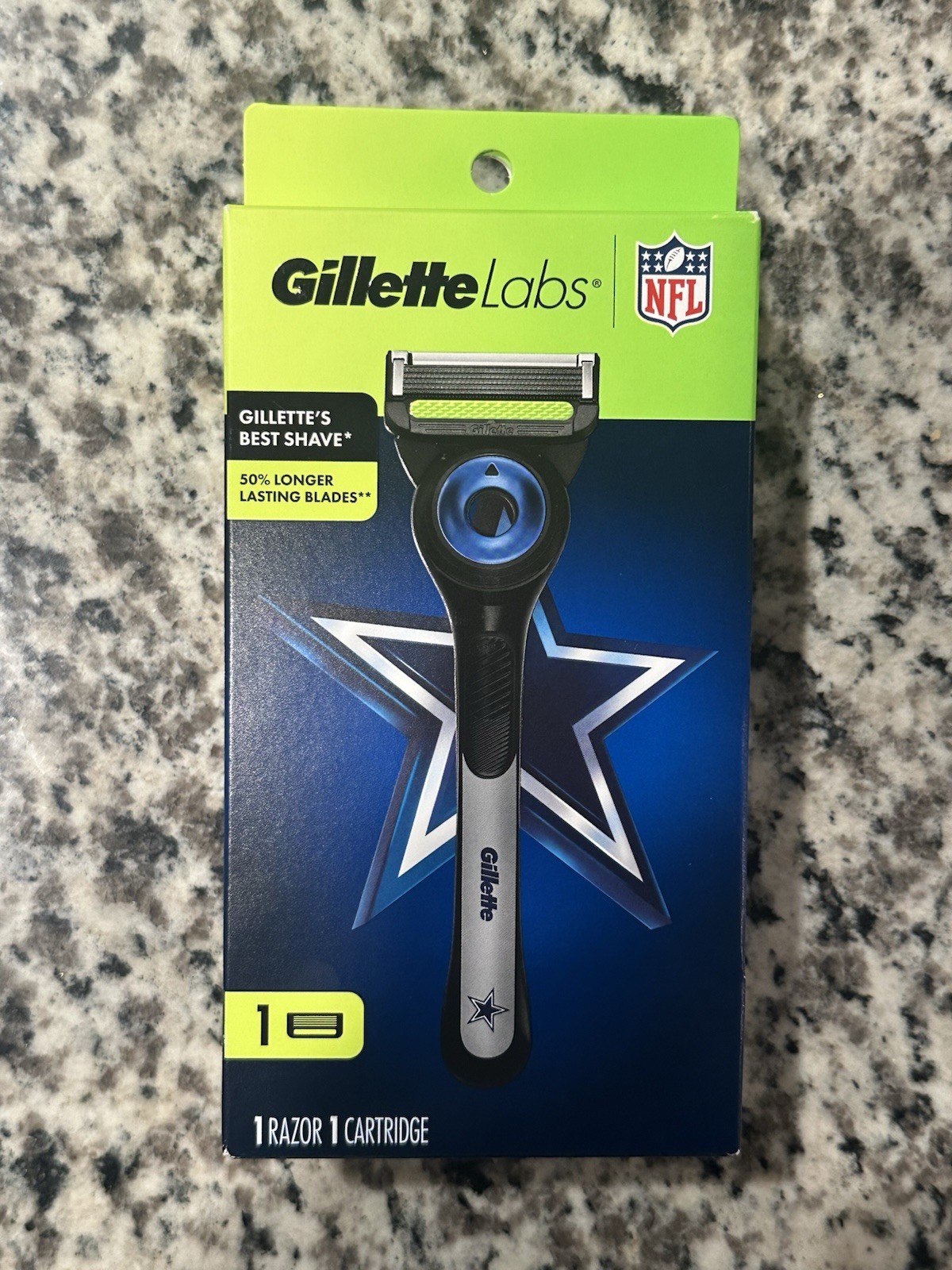 Gillette Labs Cowboys Razor, 1+1 Set, Game Day Grooming, Exfoliating Bar