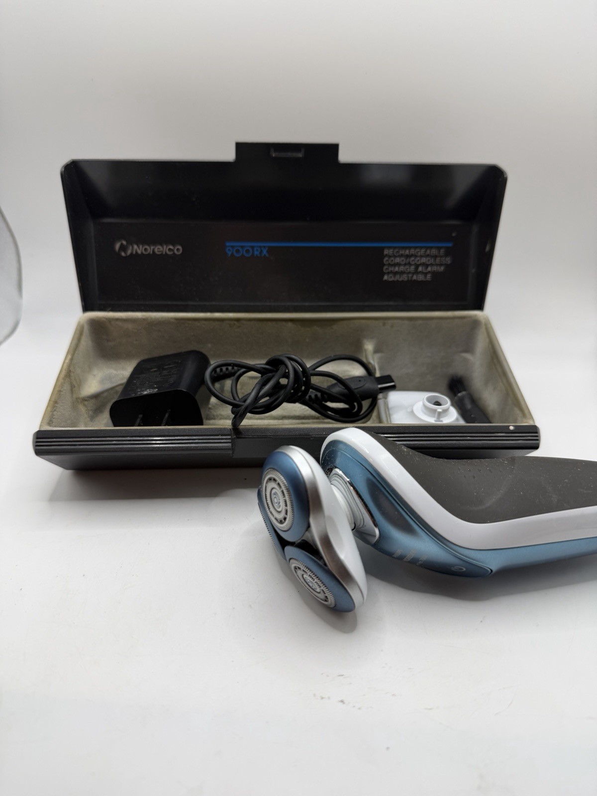 Philips Norelco 7000 Wet Series Sense Men’s IQ Shaver – Black, Used
