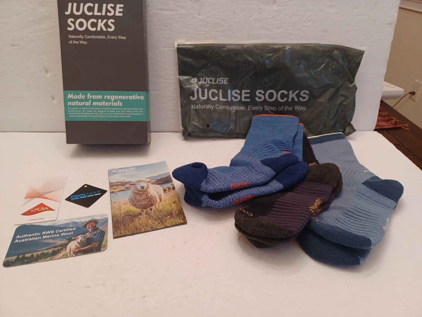 Australian Merino Wool COMPRESSION/DRY FIT SOCKS Sz Small SEE PHOTOS NEW
