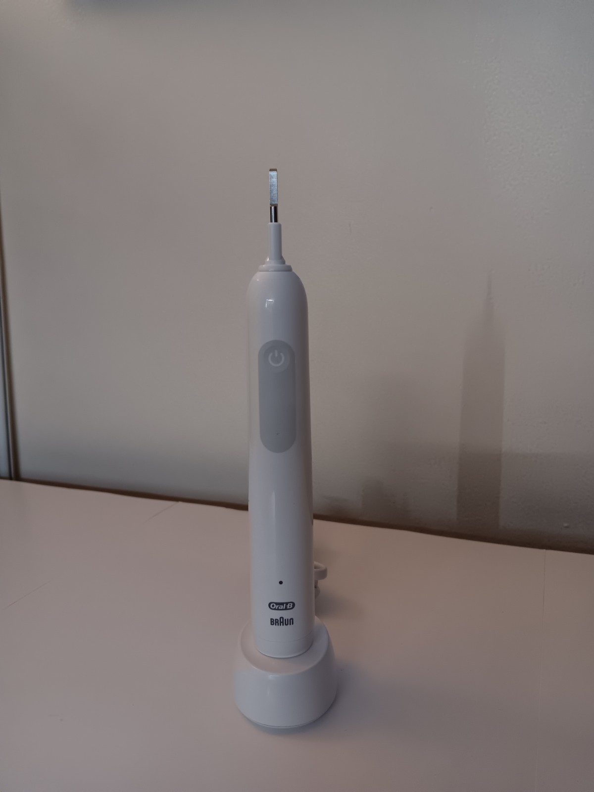 Braun Oral-B Pro 1000 (Type 3791) Electric Toothbrush Handle & Type 3757 Charger
