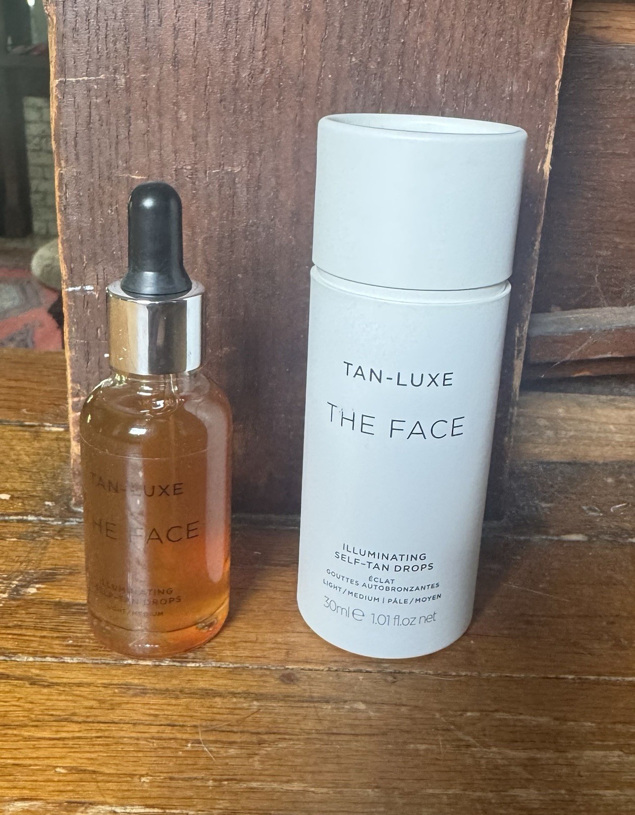 Tan-Luxe the Face Illuminating Self-Tan, Light/medium- Brand New