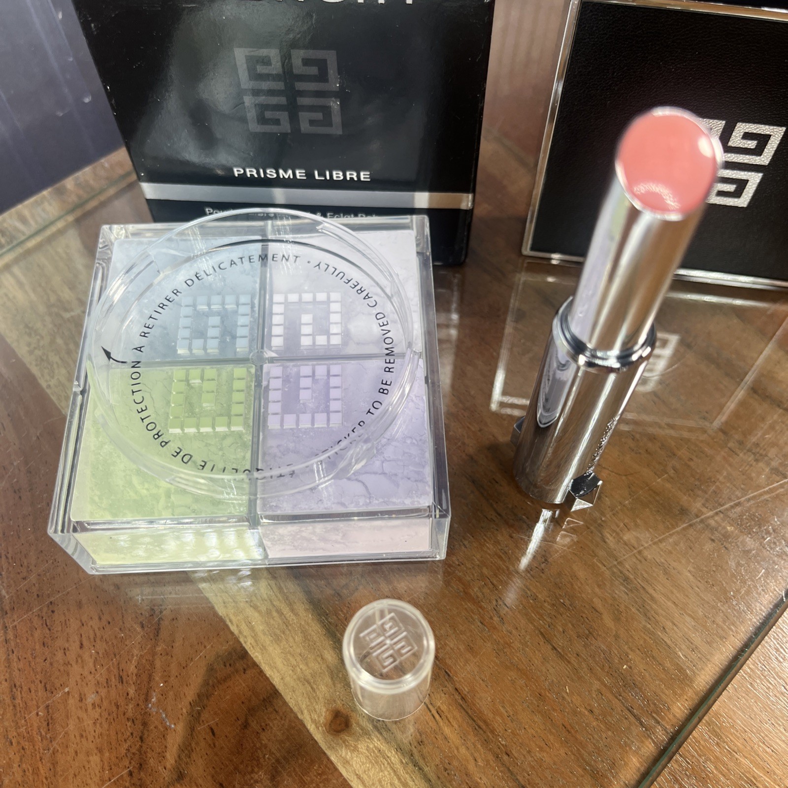 Givenchy Prisme Libre Loose Powder Classic 1 Mousseline Pastel Le rose perfecto